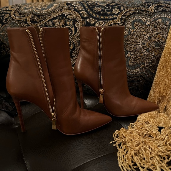 Michael kors booties used once in very good condition - Picture 3 of 3